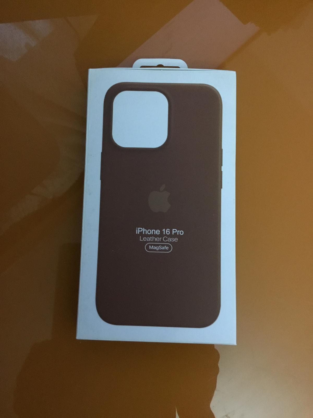 Apple Lederhülle mit MagSafe für iPhone 16 Pro – Premium Echtleder Case