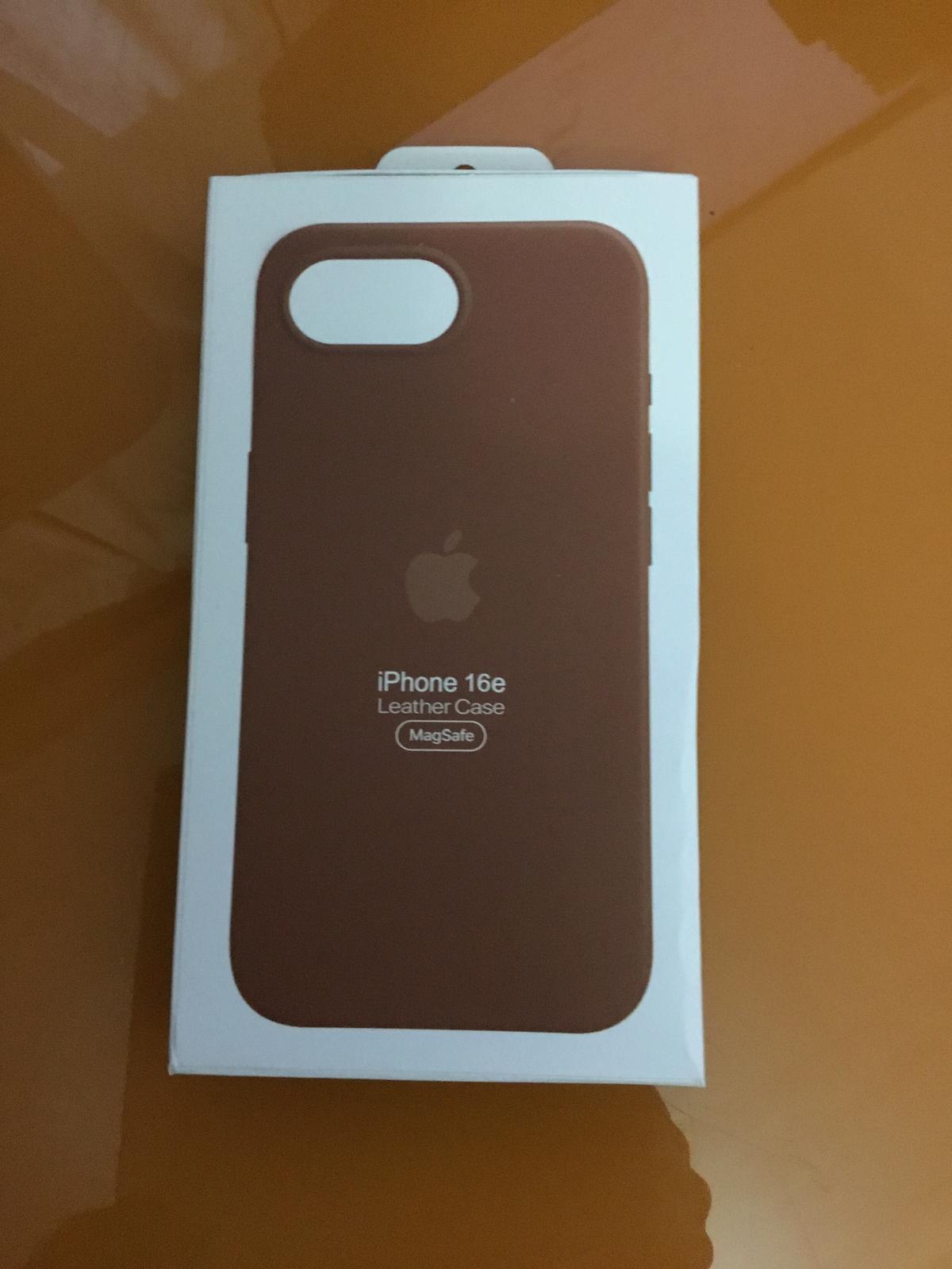 Apple Lederhülle mit MagSafe für iPhone 16e – Premium Echtleder Case